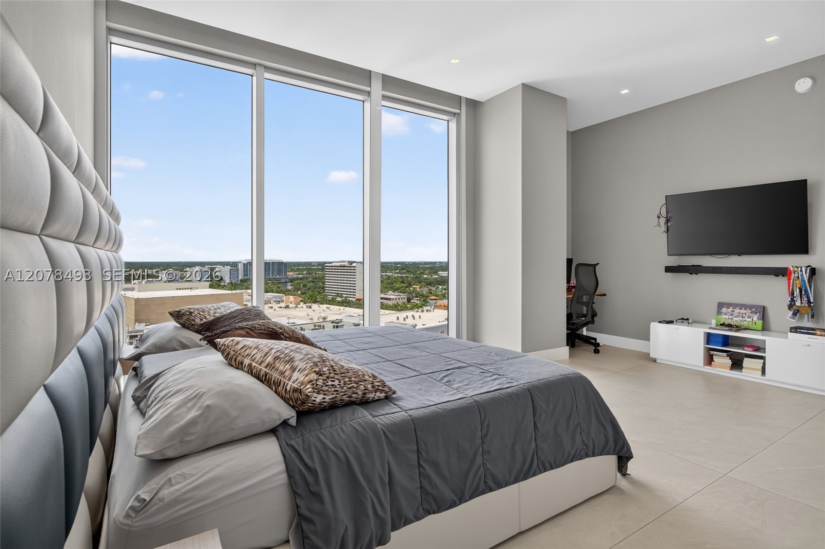 920 Intracoastal Dr #PH2, Fort Lauderdale FL 33304
