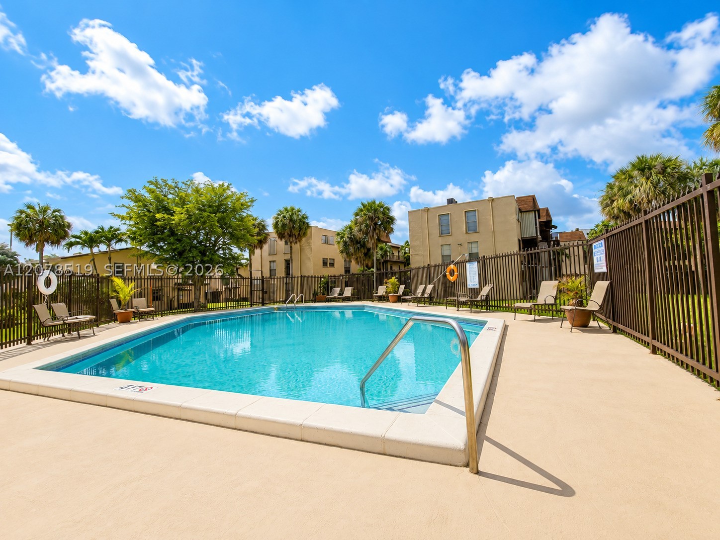 10850 W Flagler St #D314, Sweetwater FL 33174