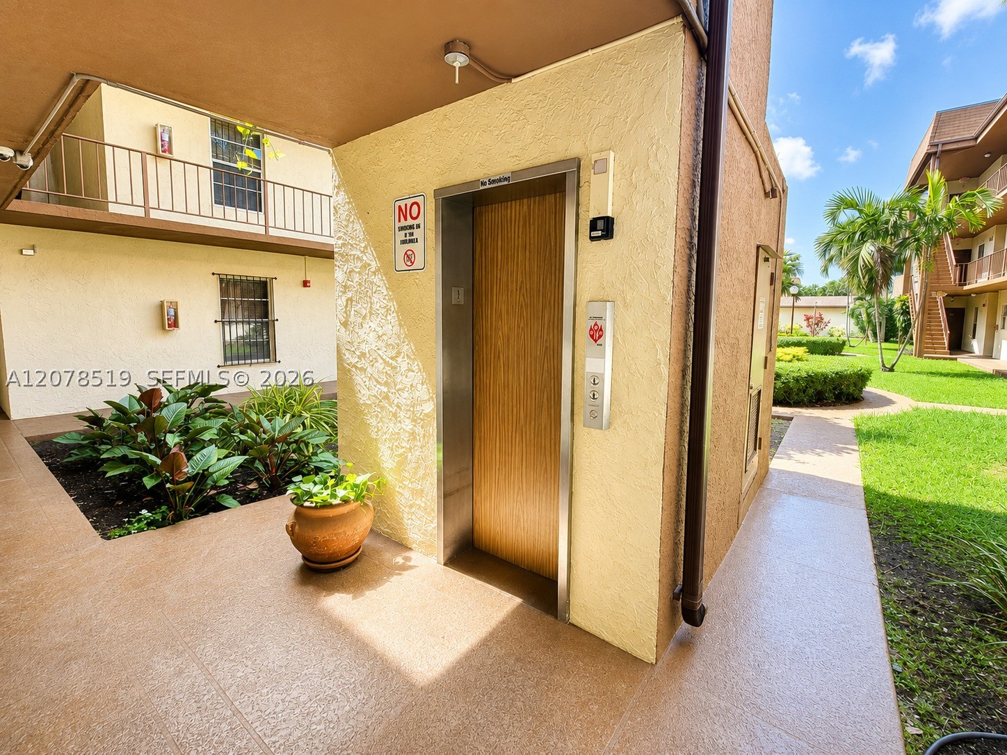 10850 W Flagler St #D314, Sweetwater FL 33174