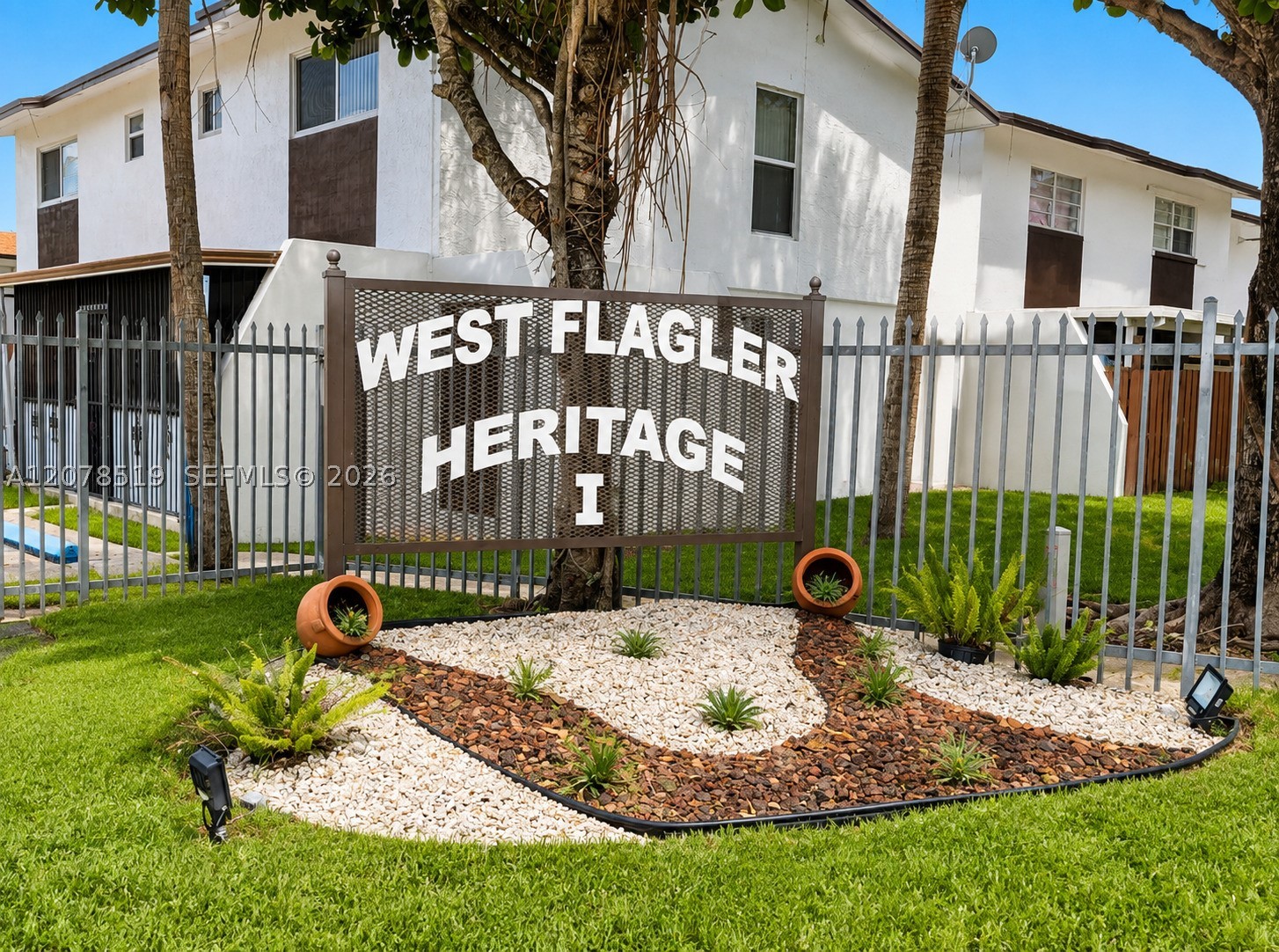 10850 W Flagler St #D314, Sweetwater FL 33174
