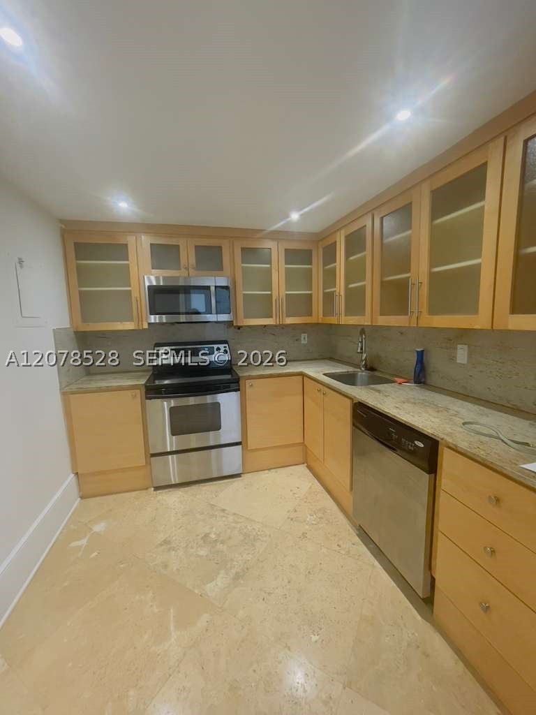 780 NE 69th St #1507, Miami FL 33138
