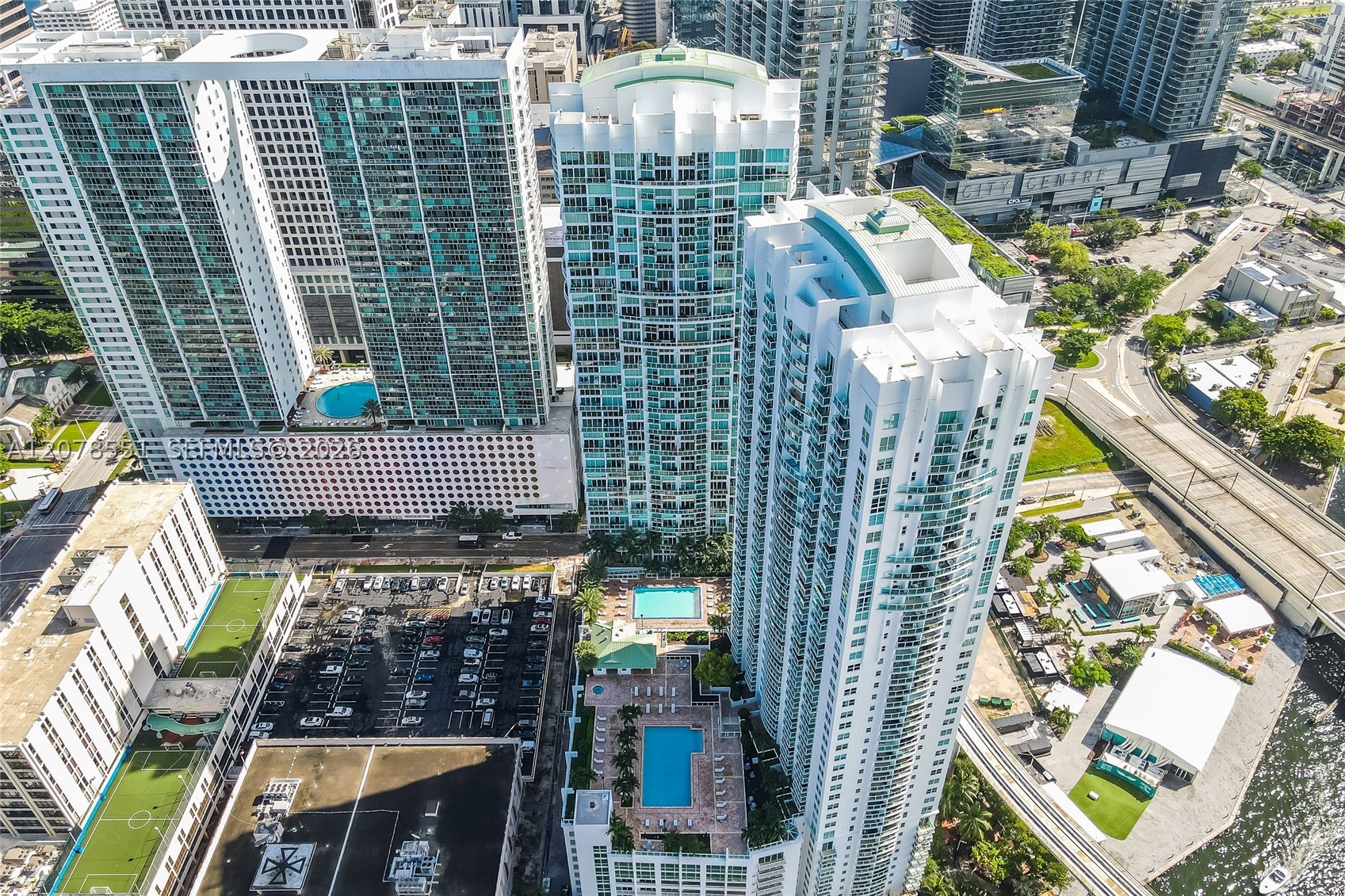 41 SE 5th St #1117, Miami FL 33131