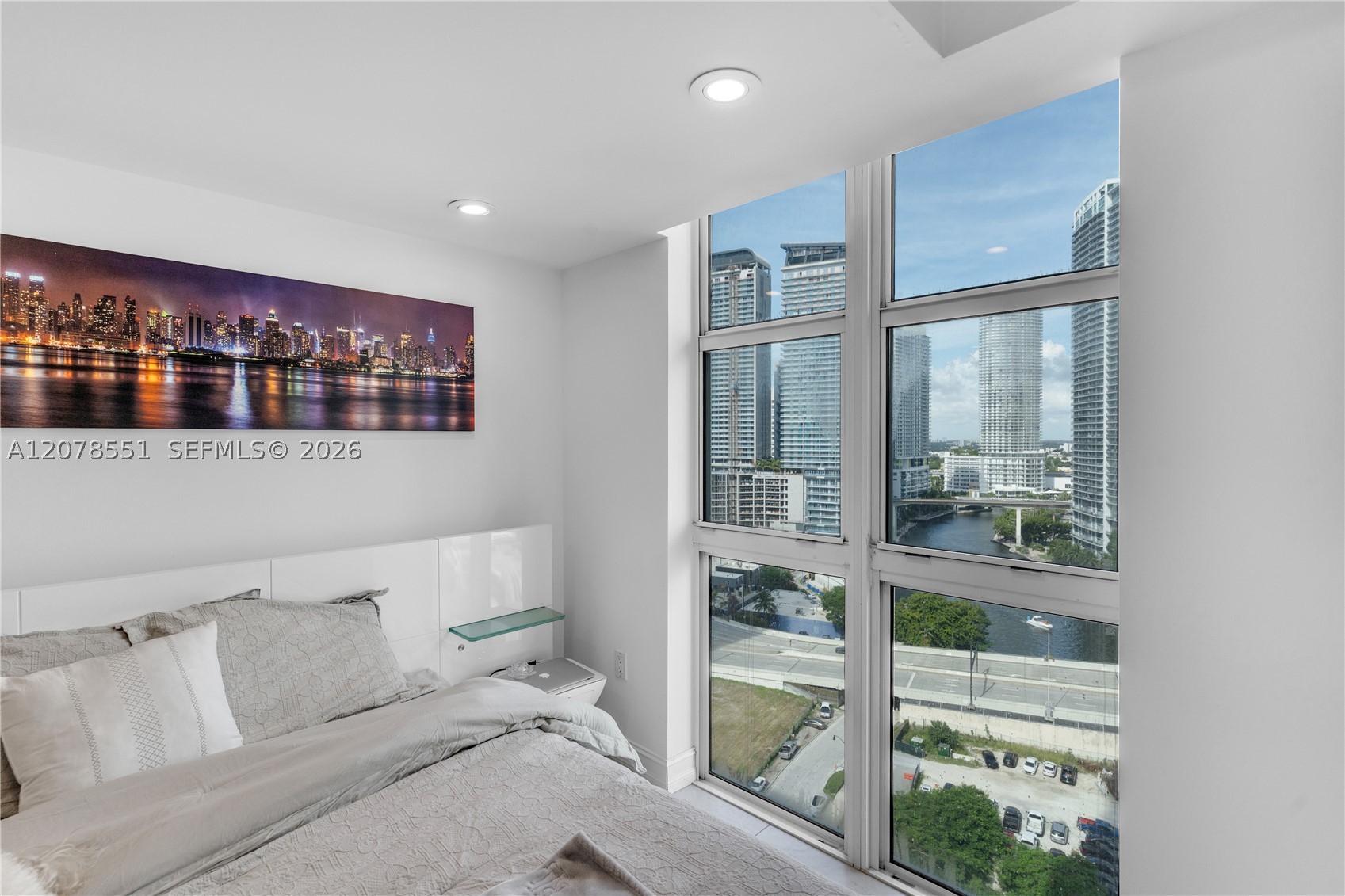 41 SE 5th St #1117, Miami FL 33131