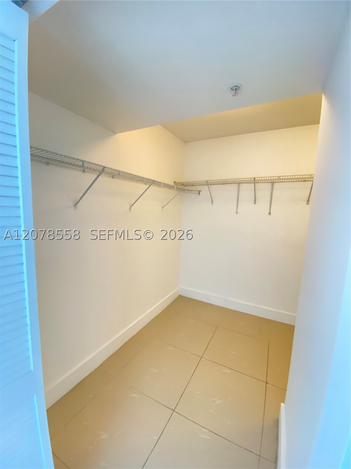 41 SE 5th St #1109, Miami FL 33131