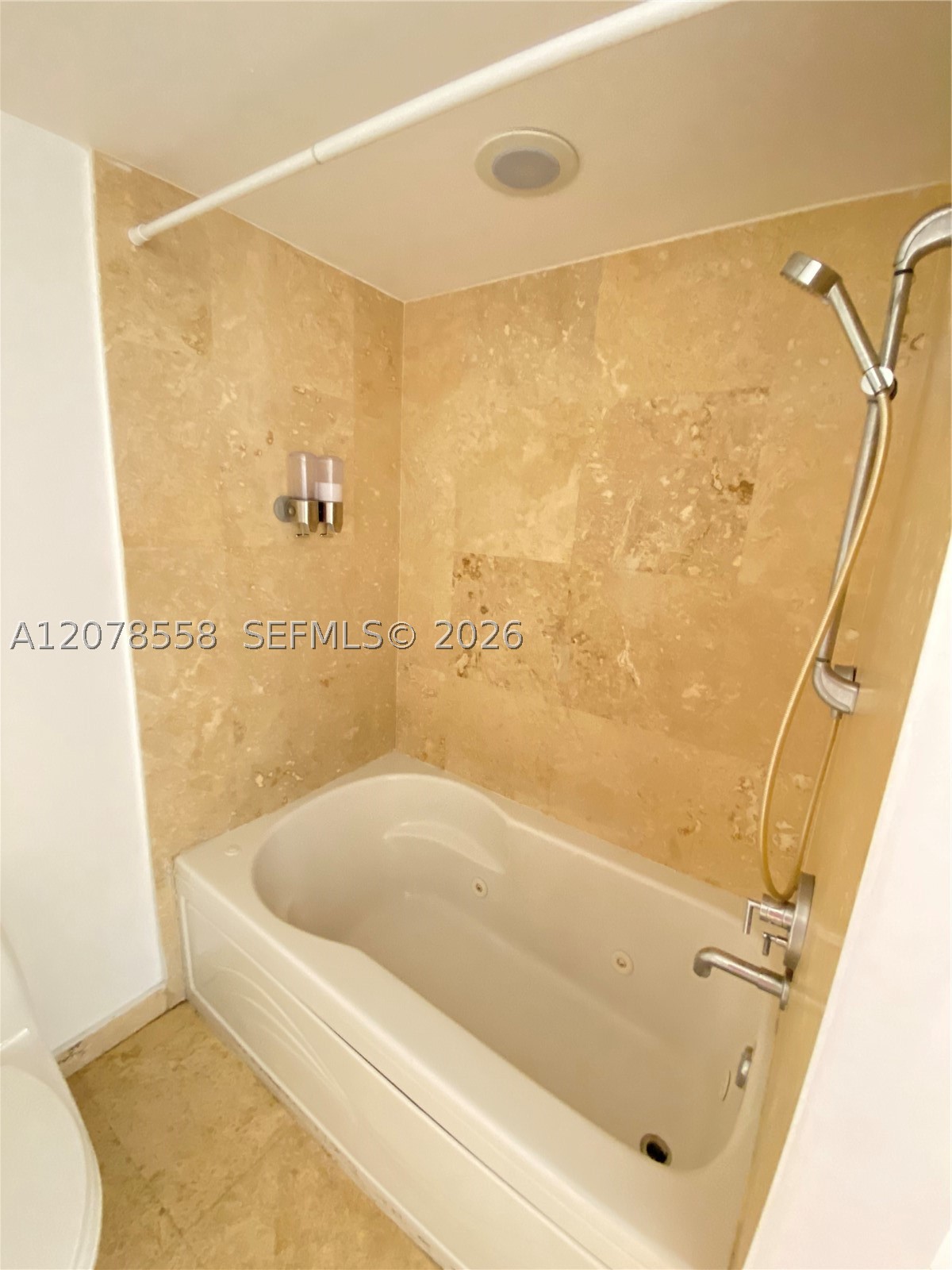41 SE 5th St #1109, Miami FL 33131
