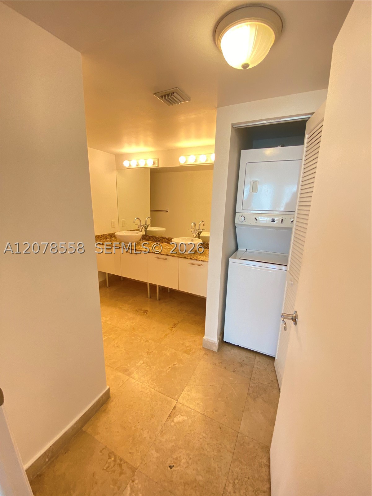 41 SE 5th St #1109, Miami FL 33131
