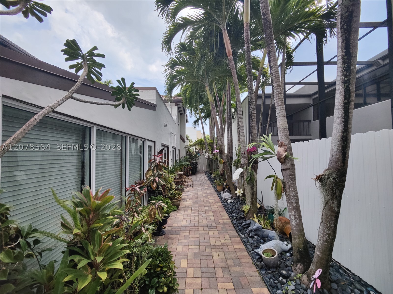 1823 S Bayshore Ln, Miami FL 33133