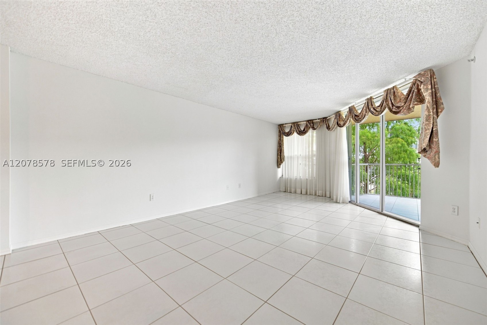 7647 Granville Dr #212, Tamarac FL 33321