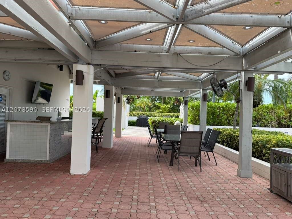1000 W Island Blvd #1010, Aventura FL 33160