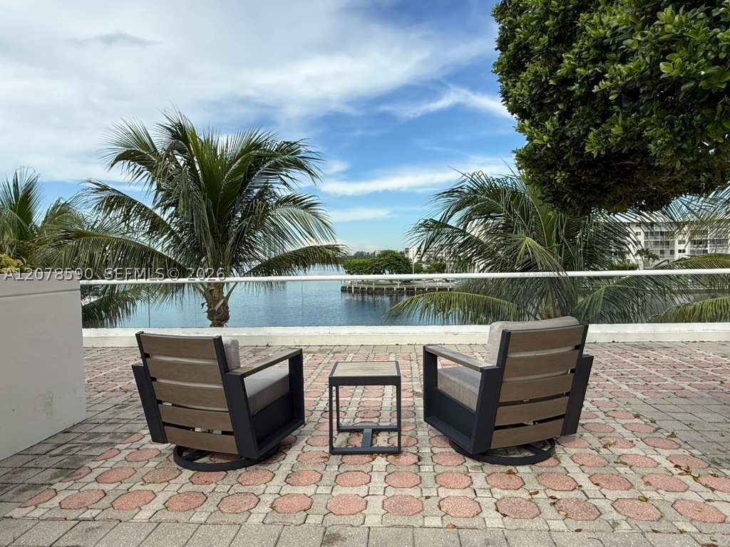 1000 W Island Blvd #1010, Aventura FL 33160