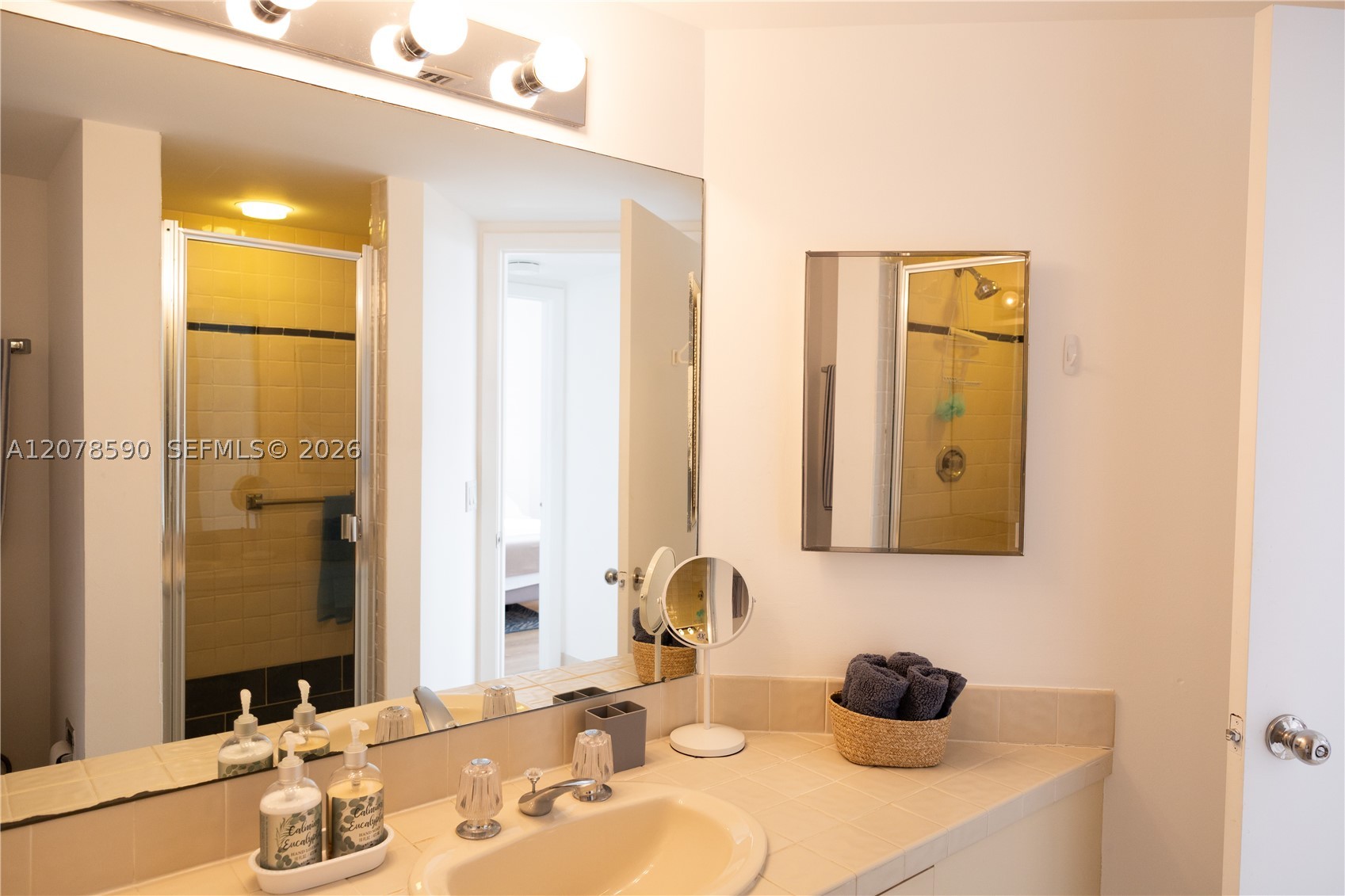 1000 W Island Blvd #1010, Aventura FL 33160