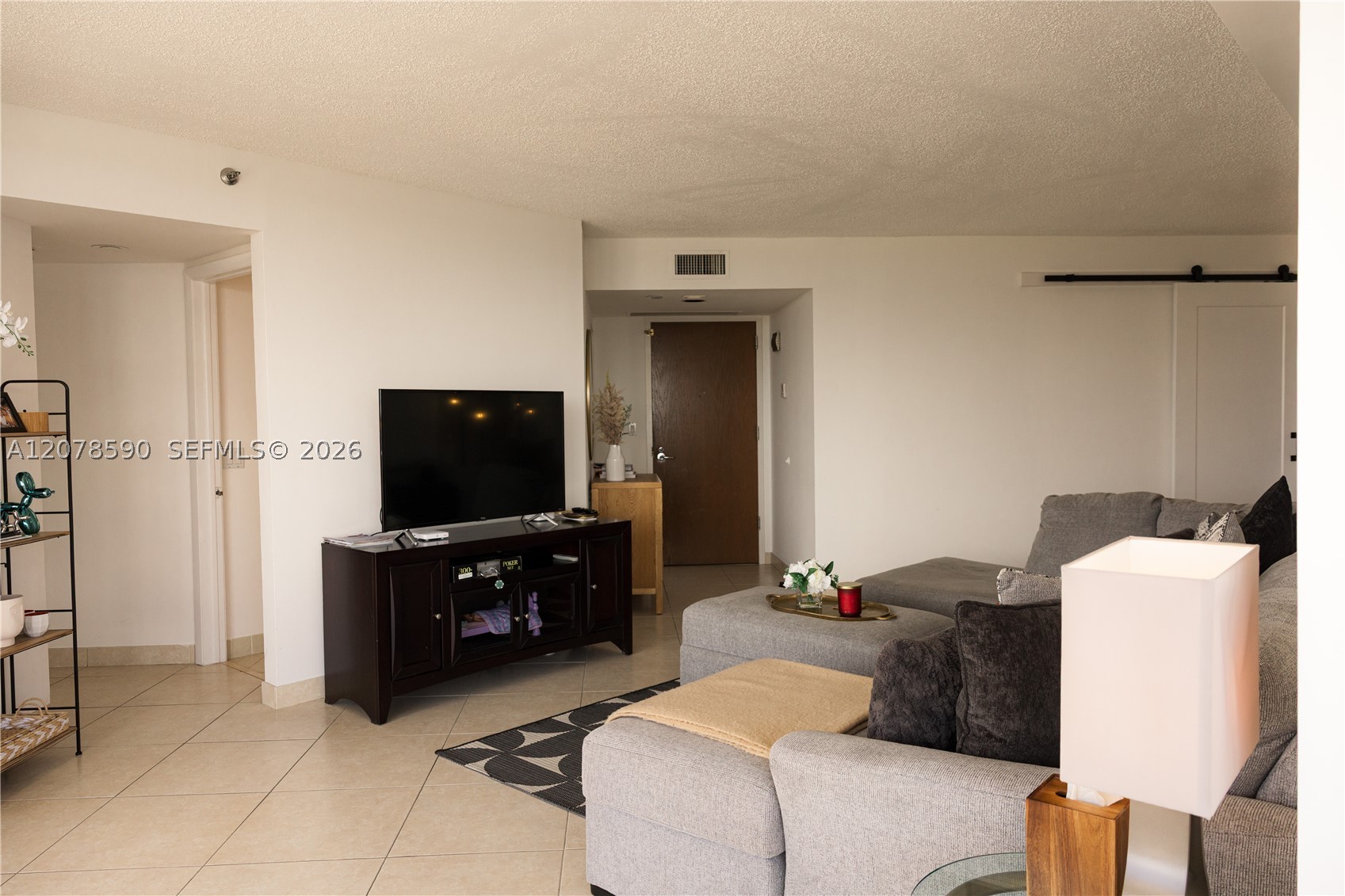 1000 W Island Blvd #1010, Aventura FL 33160