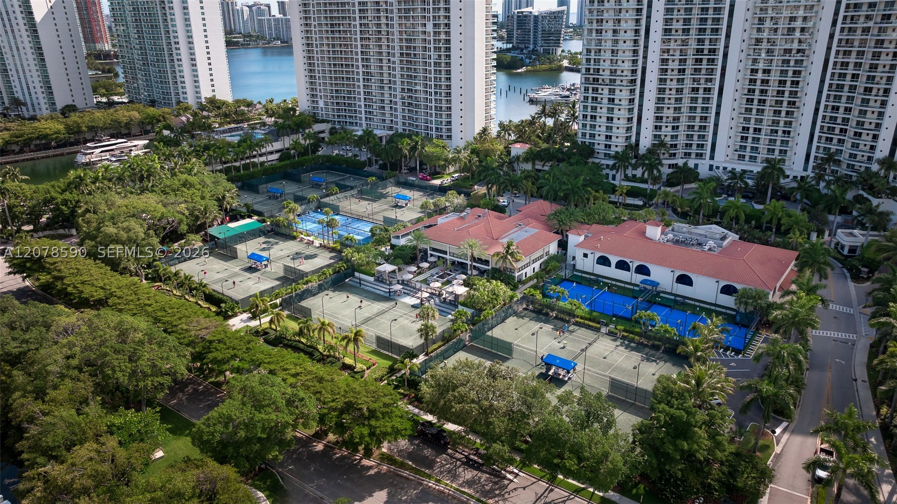1000 W Island Blvd #1010, Aventura FL 33160