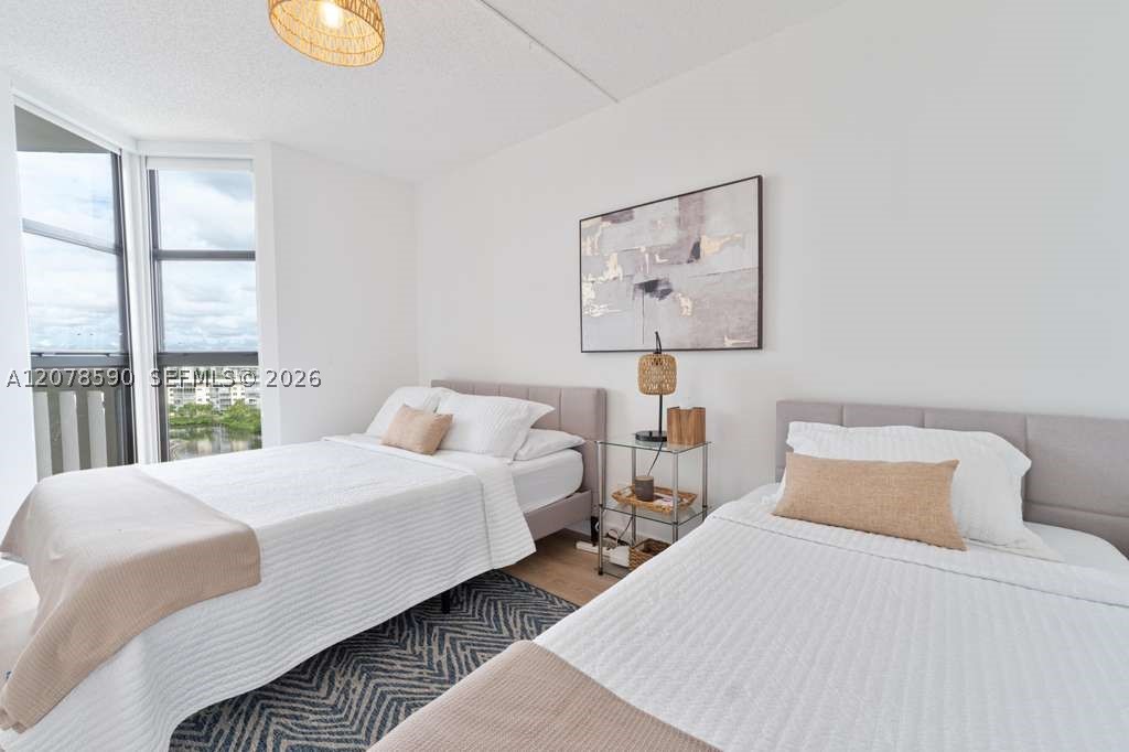 1000 W Island Blvd #1010, Aventura FL 33160