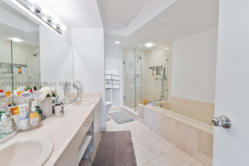 1000 W Island Blvd #1010, Aventura FL 33160