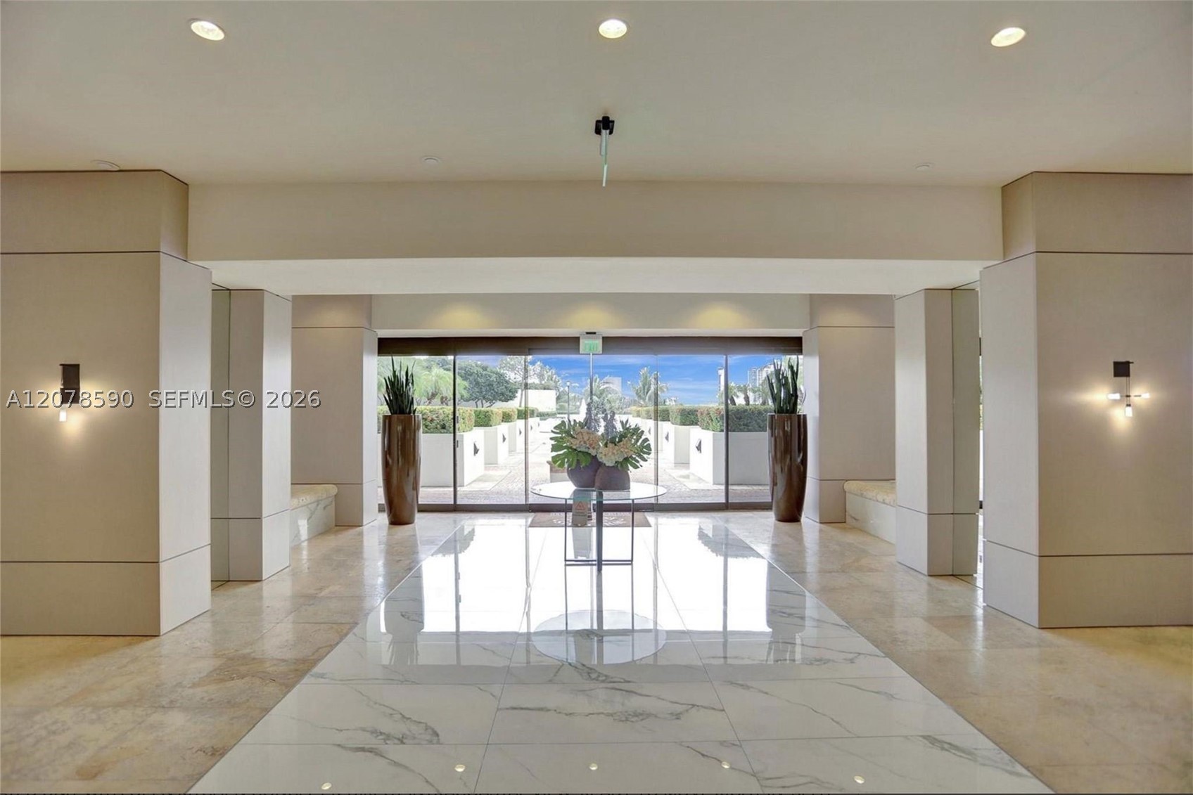 1000 W Island Blvd #1010, Aventura FL 33160