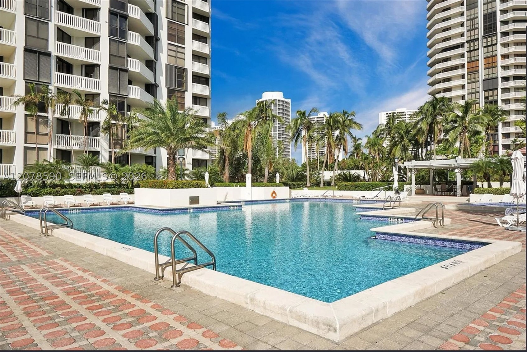 1000 W Island Blvd #1010, Aventura FL 33160