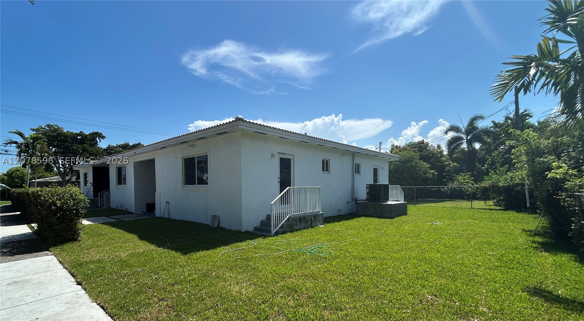 580 Lee Dr, Miami Springs FL 33166