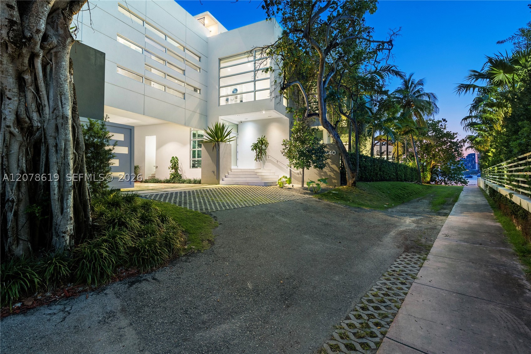 440 S Hibiscus Dr, Miami Beach FL 33139