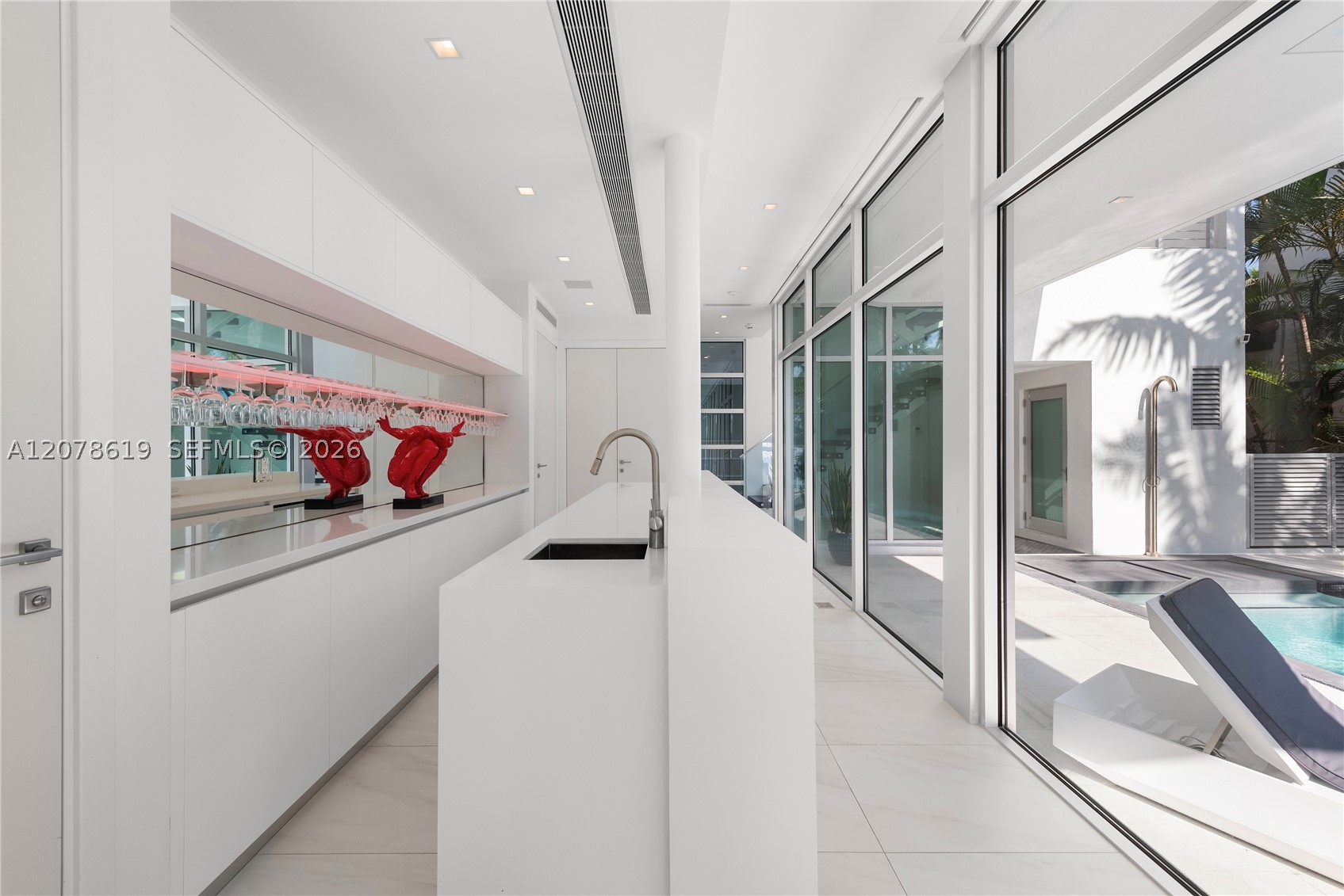 440 S Hibiscus Dr, Miami Beach FL 33139