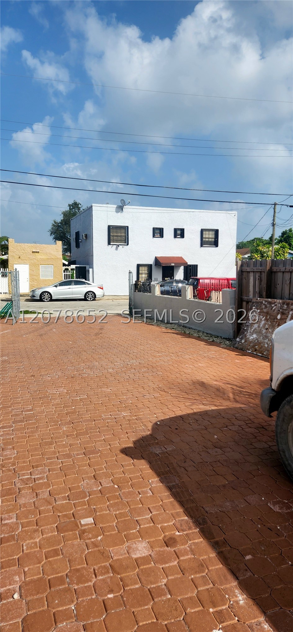 150 NW 17th Ct, Miami FL 33125