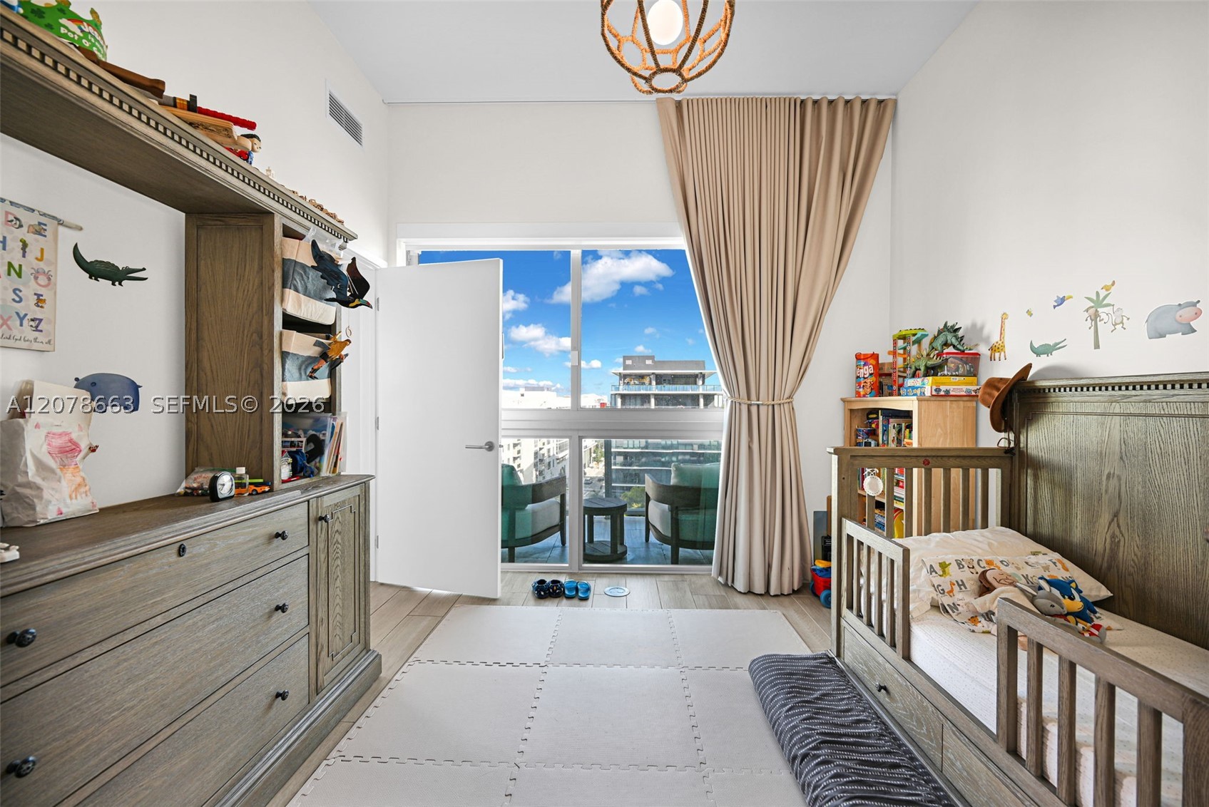 1600 SW 1st Ave #802, Miami FL 33129