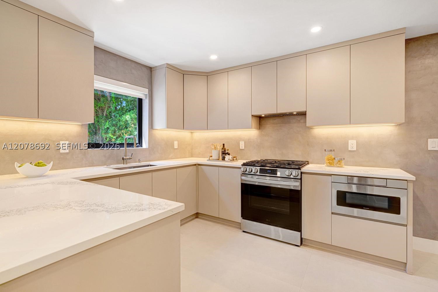 558 NE 94th St, Miami Shores FL 33138