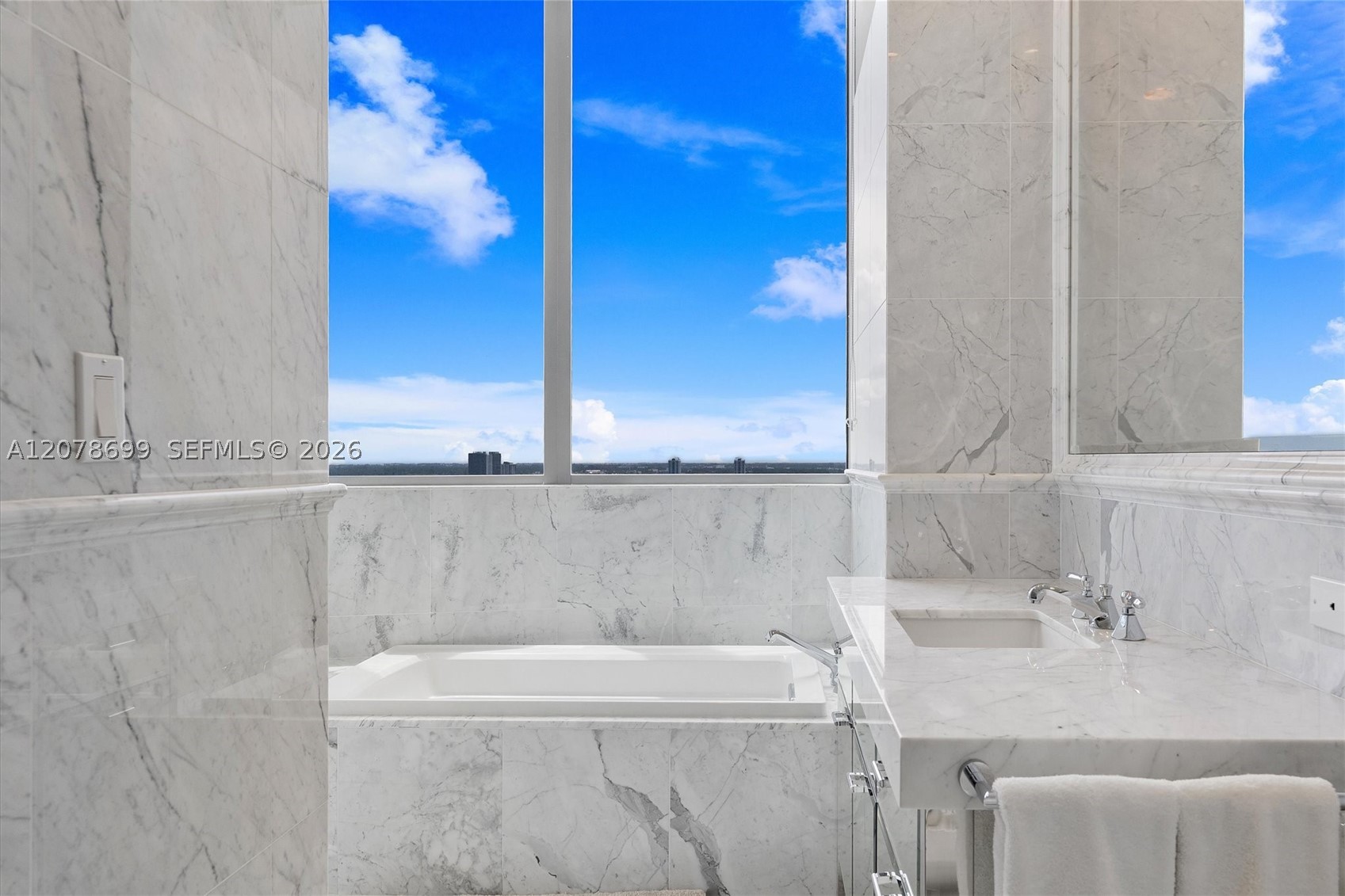 17475 Collins Ave #2203, Sunny Isles Beach FL 33160