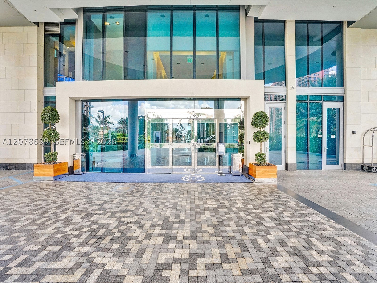 17475 Collins Ave #2203, Sunny Isles Beach FL 33160