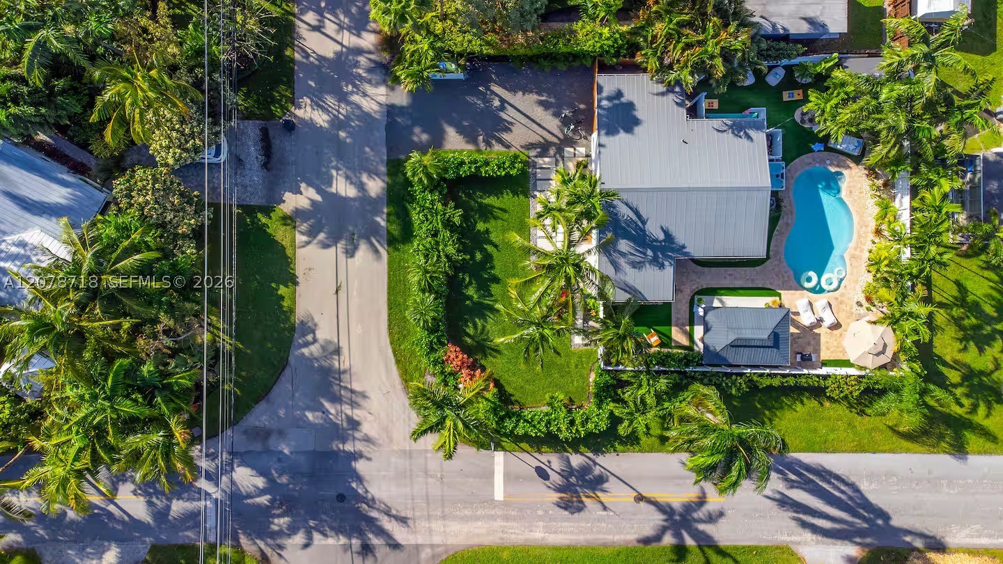 1743 NE 16th St, Fort Lauderdale FL 33304