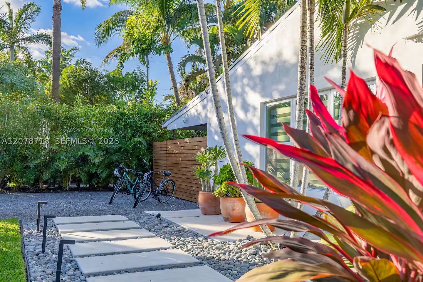 1743 NE 16th St, Fort Lauderdale FL 33304