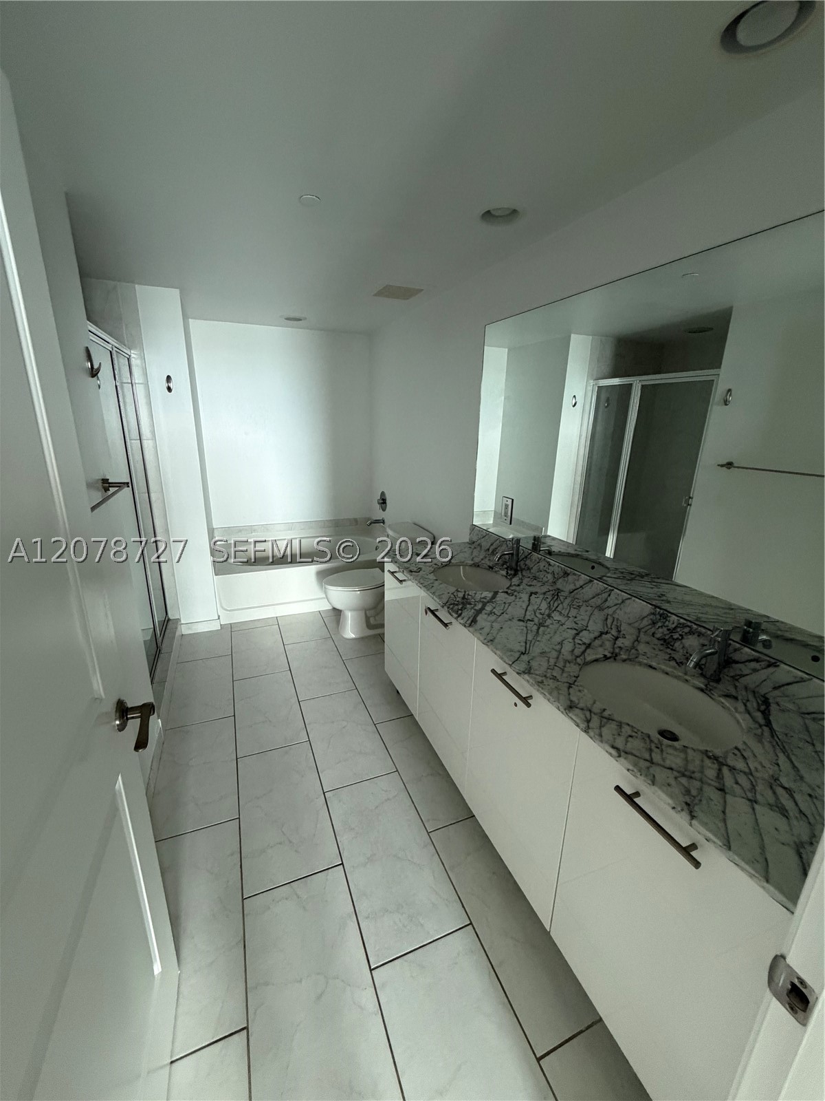951 Brickell Ave #3804, Miami FL 33131