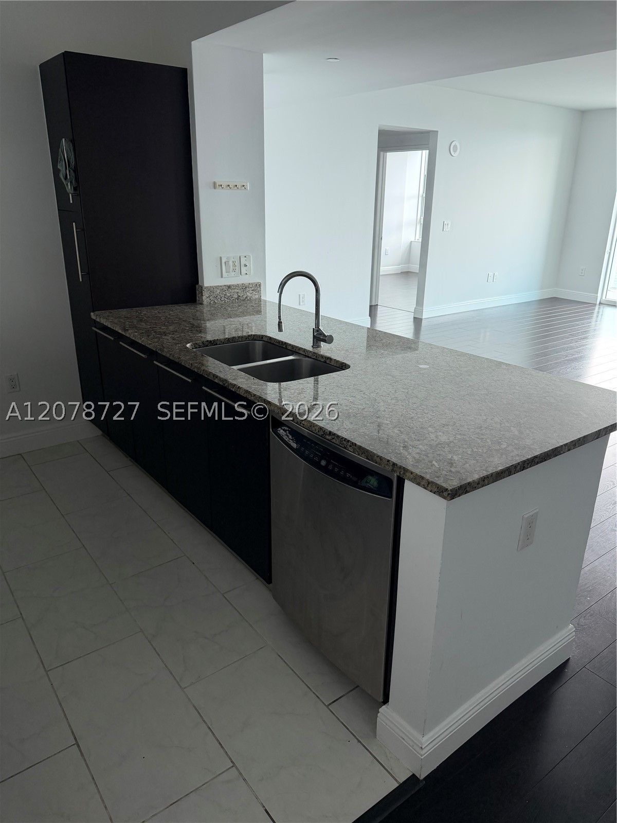 951 Brickell Ave #3804, Miami FL 33131