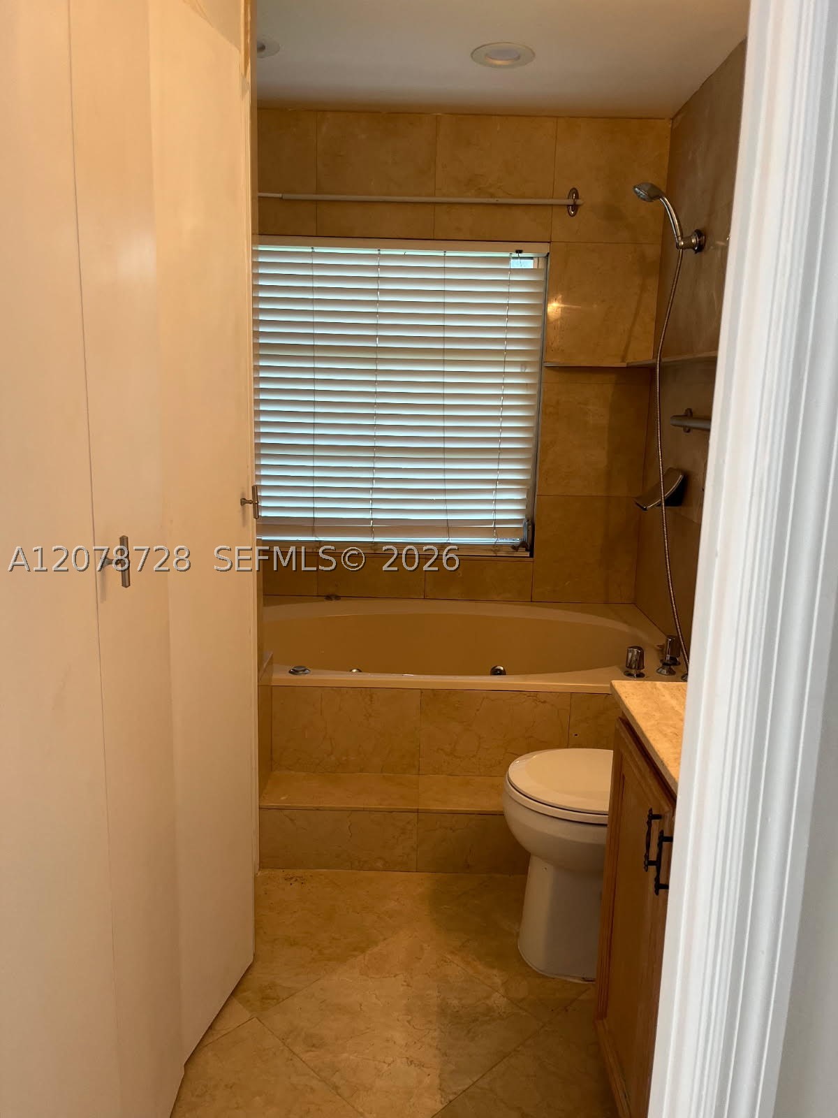 218 SE 3rd Ter #n/a, Dania Beach FL 33004