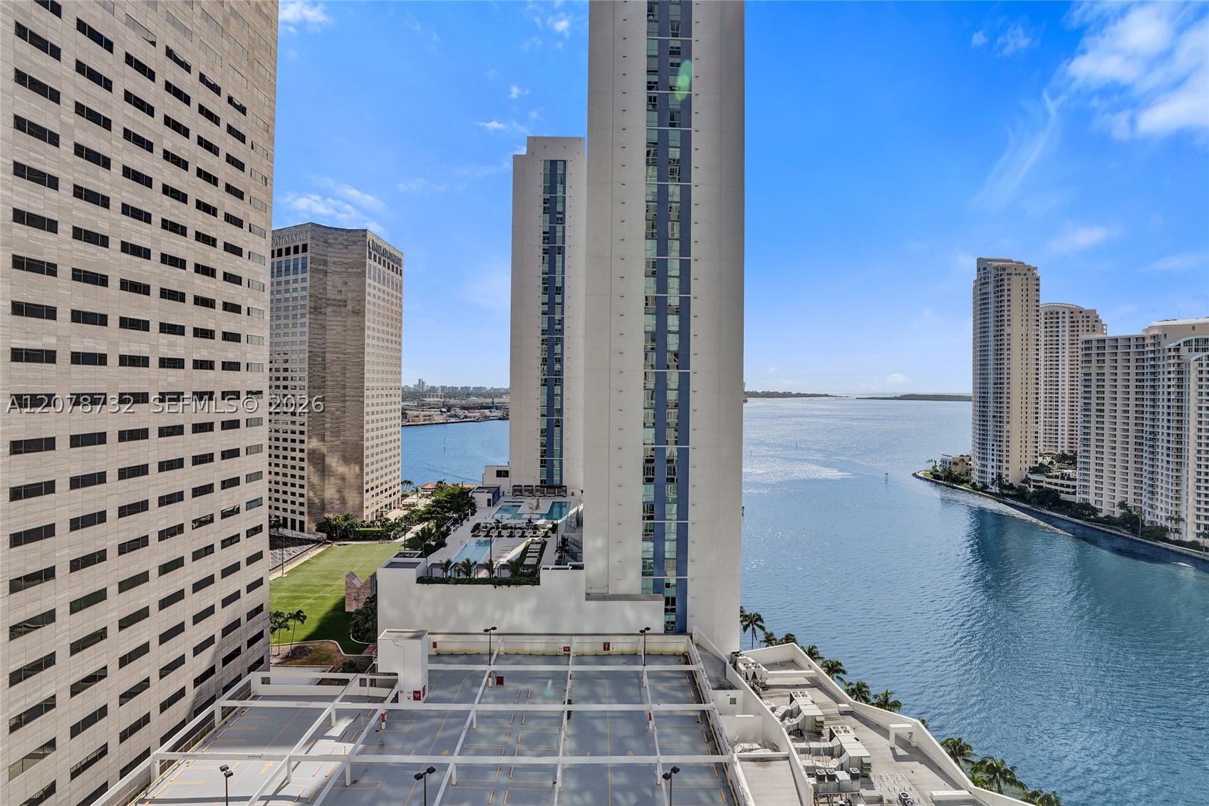 300 S Biscayne Blvd #T-1816, Miami FL 33131