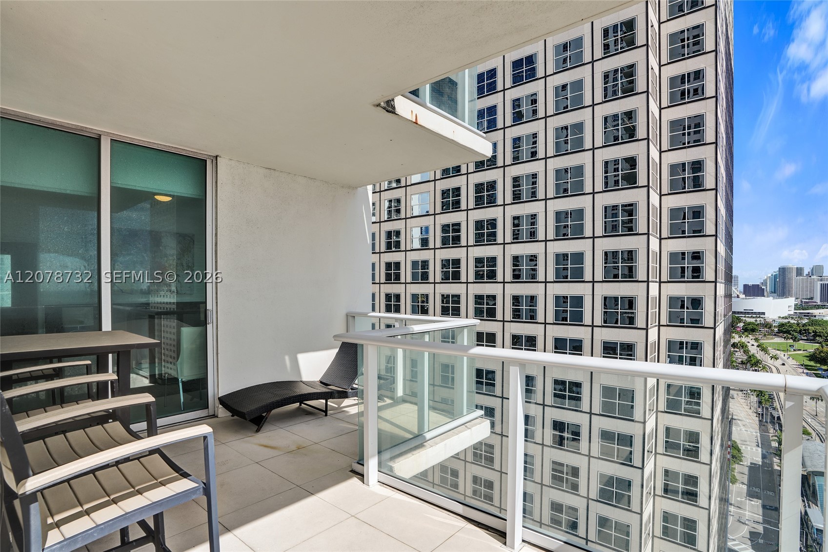 300 S Biscayne Blvd #T-1816, Miami FL 33131