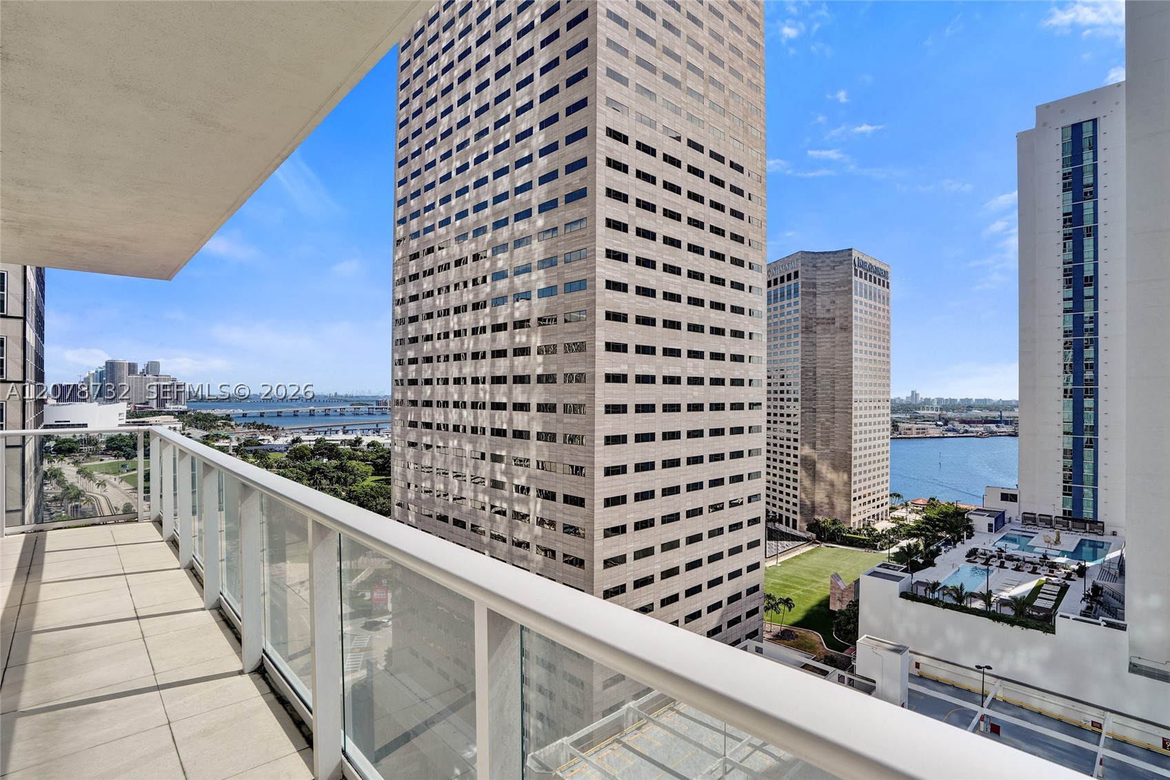 300 S Biscayne Blvd #T-1816, Miami FL 33131