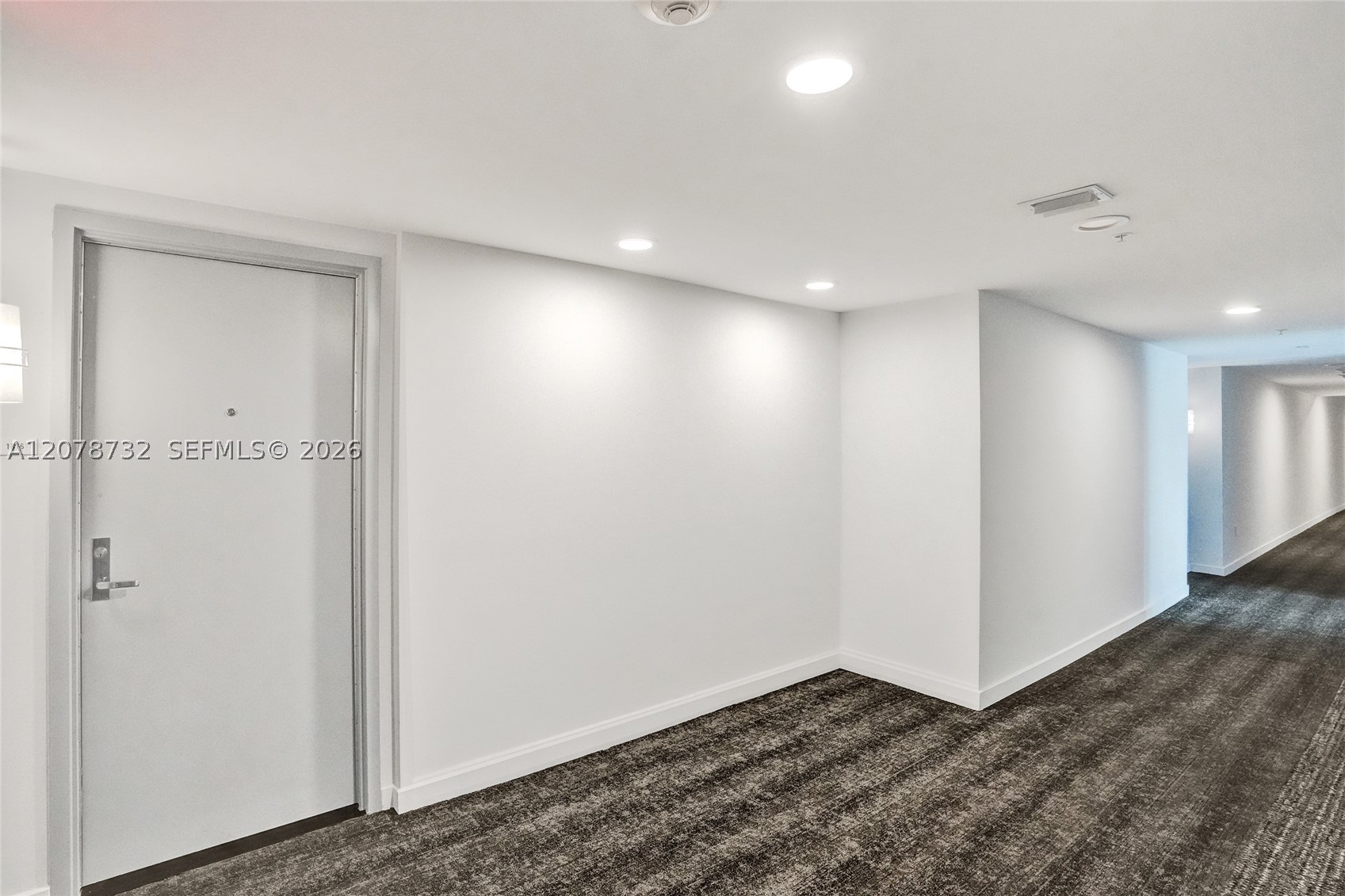 300 S Biscayne Blvd #T-1816, Miami FL 33131