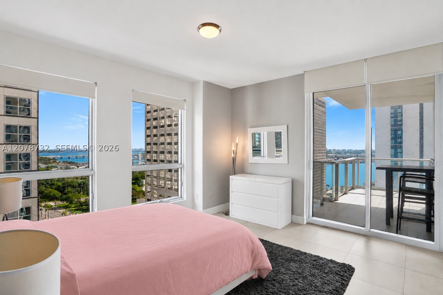 300 S Biscayne Blvd #T-1816, Miami FL 33131