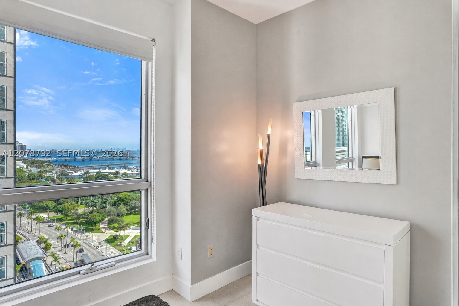 300 S Biscayne Blvd #T-1816, Miami FL 33131