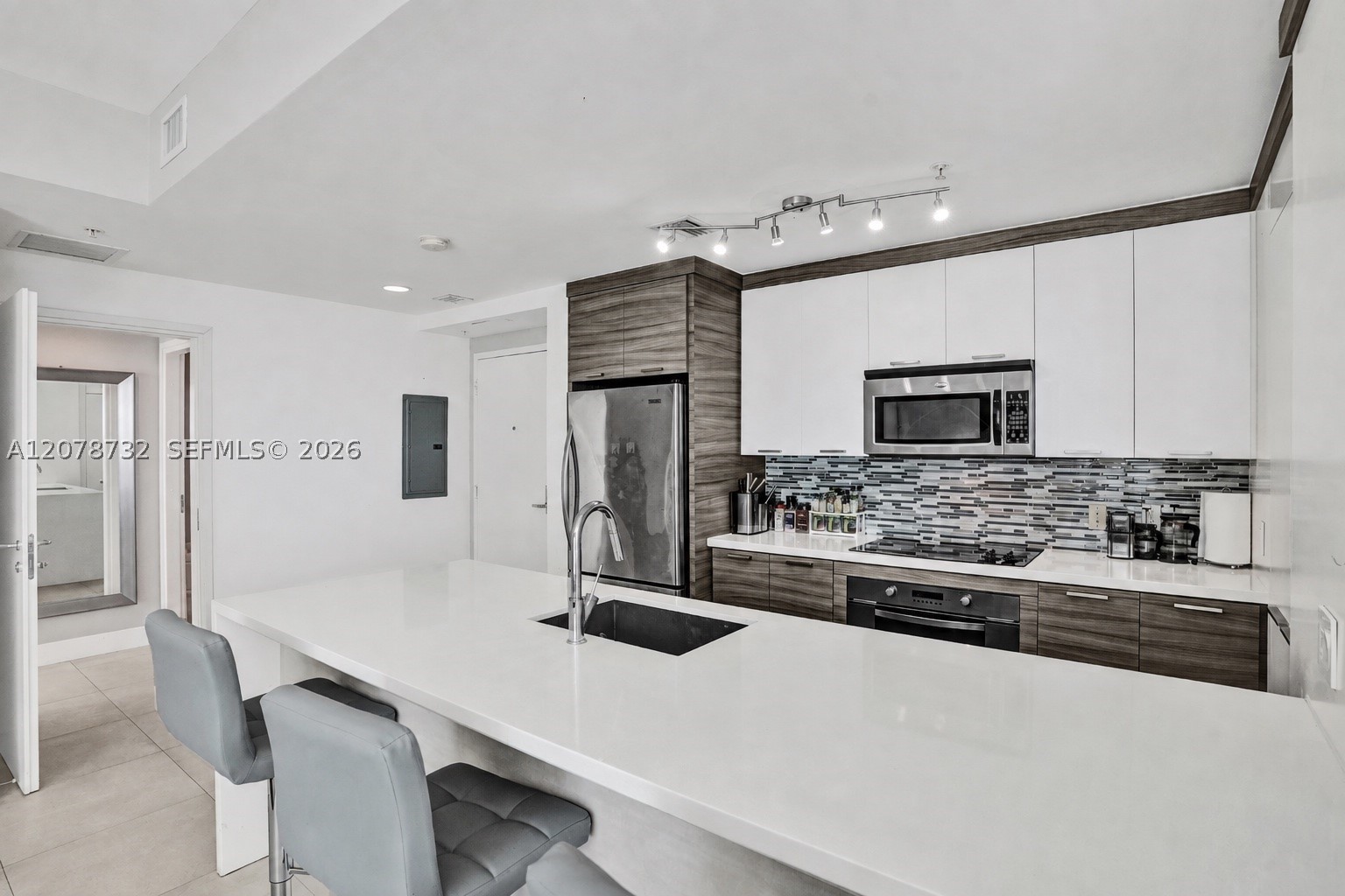 300 S Biscayne Blvd #T-1816, Miami FL 33131