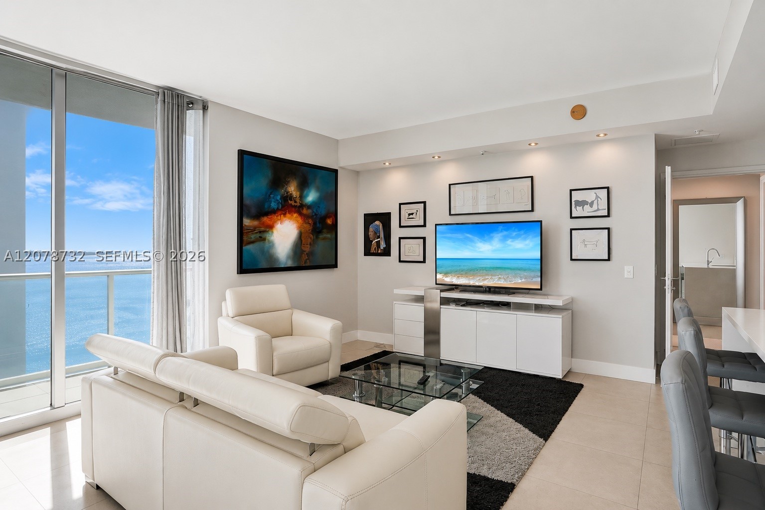 300 S Biscayne Blvd #T-1816, Miami FL 33131