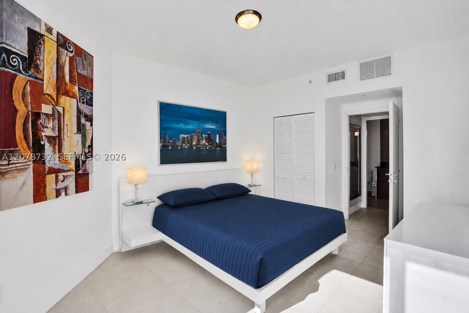 300 S Biscayne Blvd #T-1816, Miami FL 33131