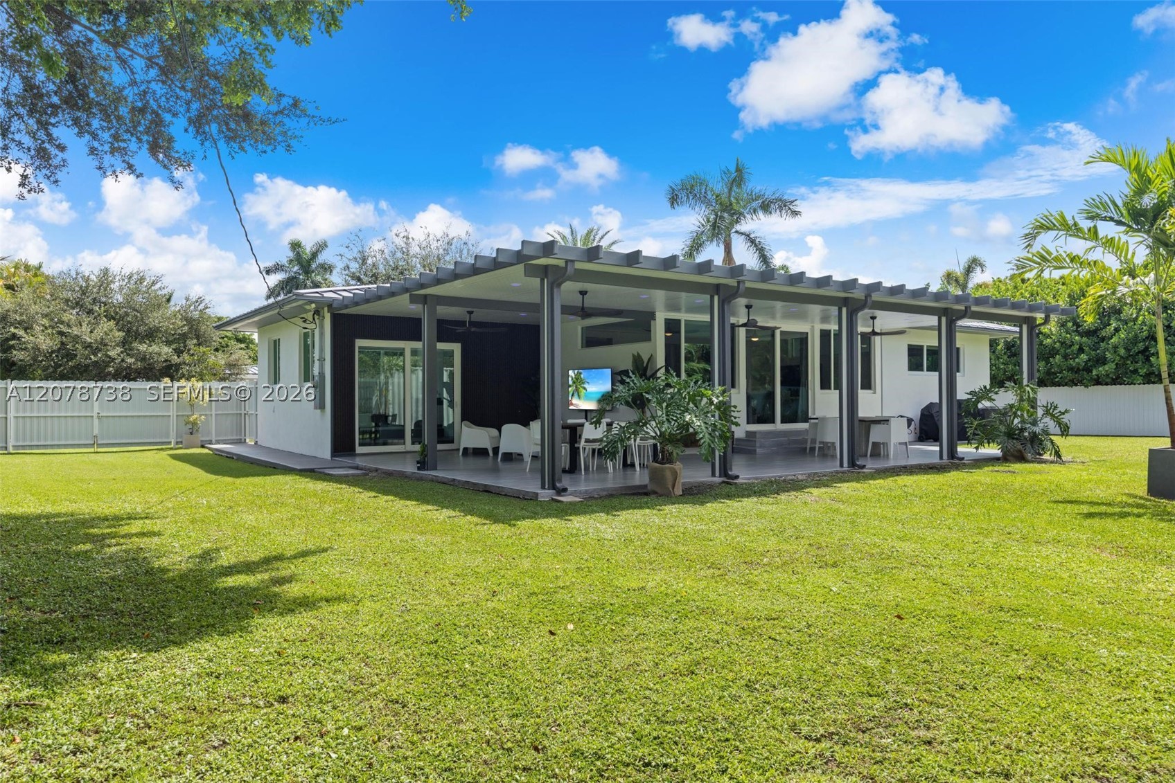6140 SW 65th Ave, South Miami FL 33143