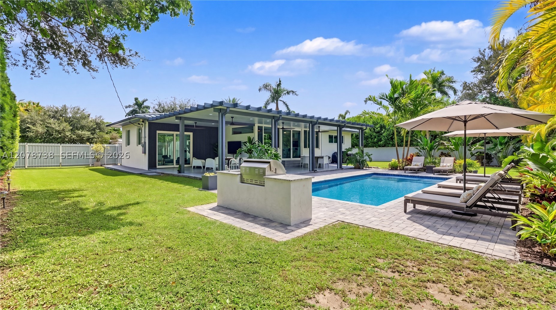 6140 SW 65th Ave, South Miami FL 33143