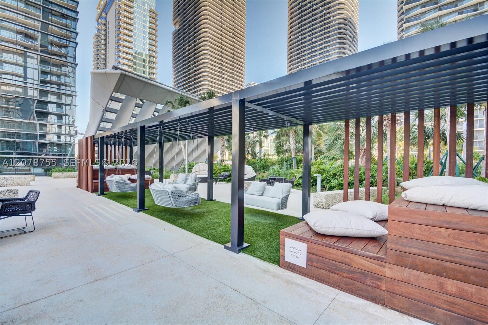 88 SW 7th St #1511, Miami FL 33130