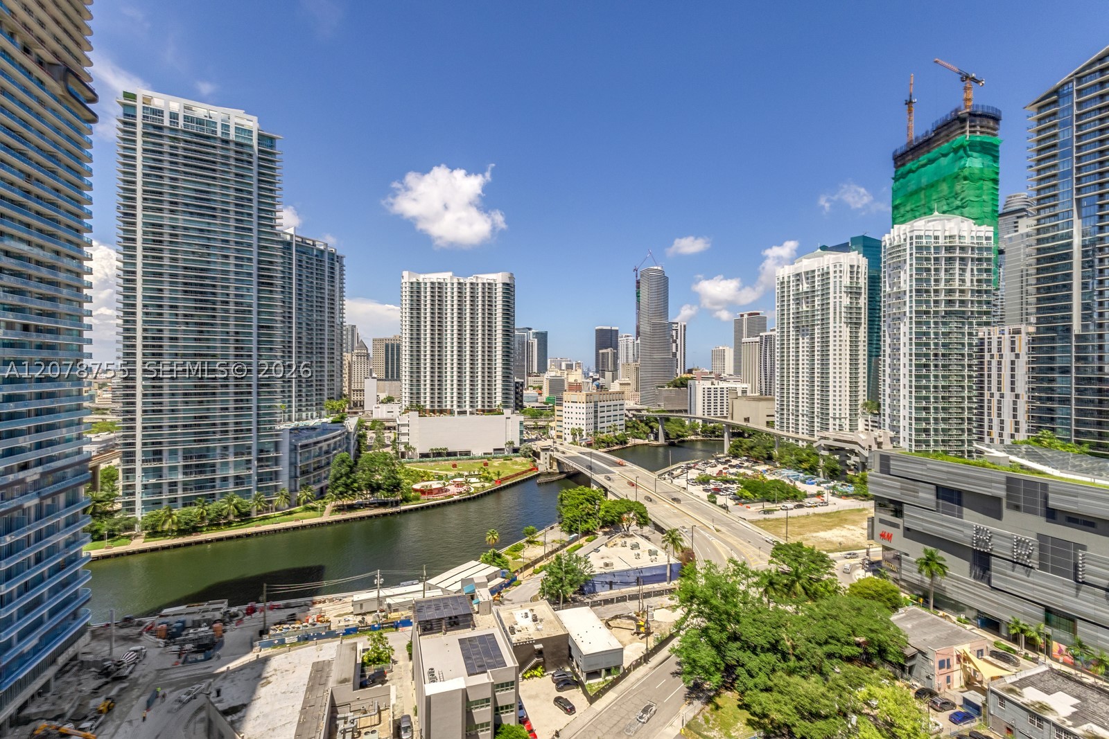 88 SW 7th St #1511, Miami FL 33130