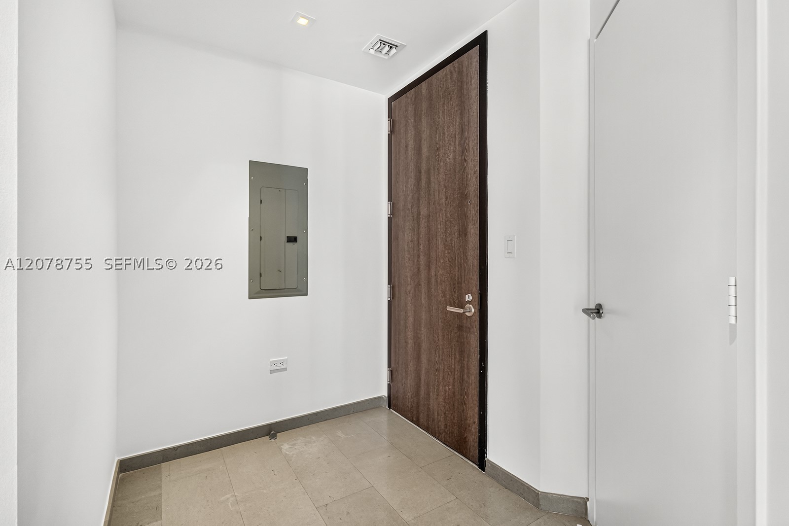 88 SW 7th St #1511, Miami FL 33130
