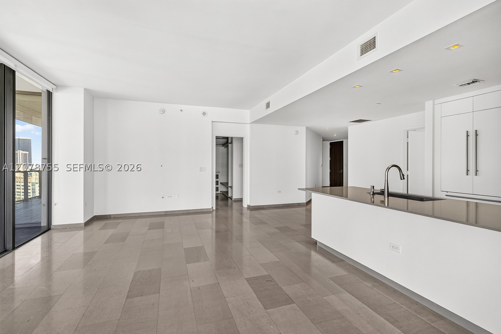 88 SW 7th St #1511, Miami FL 33130