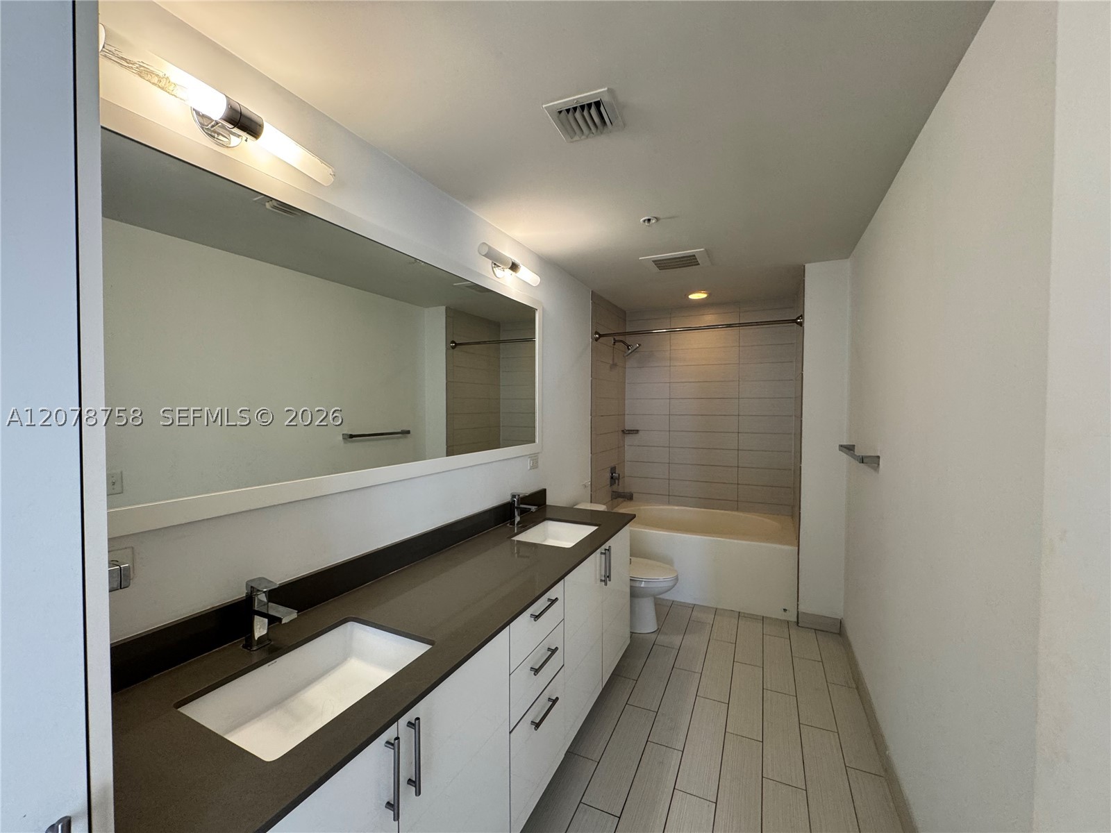 999 SW 1st Ave #2511, Miami FL 33130